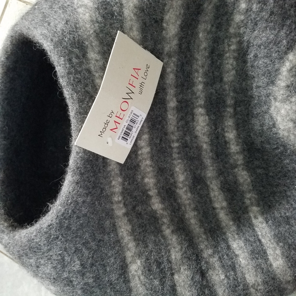 SOLD! Meowfia Premium Felt Cat Cave Bed NWT - Picture 5 of 10